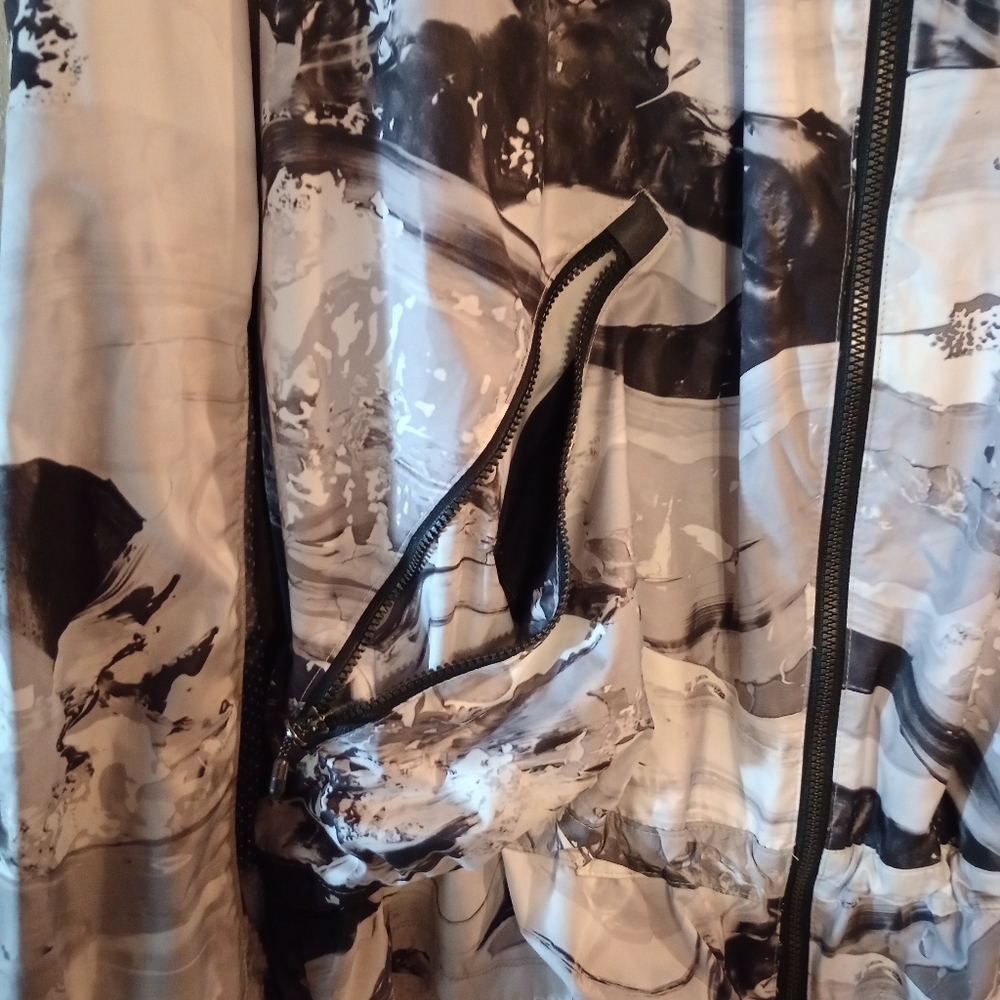 Lululemon Packable Windbreaker - image 3